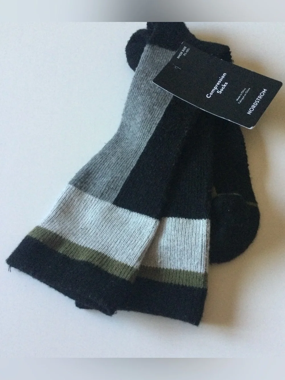 NORDSTROM MENS COMPRESSION SOCKS BLACK GRAY OS NWT